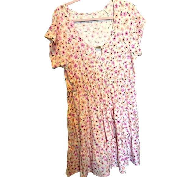 Cute floral knee length dress - Picture 1 of 1
